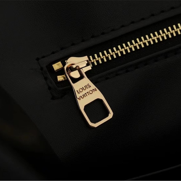 🍩🍩Louis Vuitton  Onthego
 MM Monogram - Picture 9 of 9